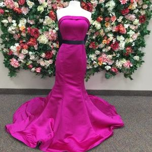 ASHLEY LAUREN 1781 Strapless mermaid with bow